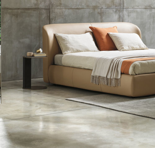 Mesa lateral contemporânea - Bler 50 - Frag - em aço / com base em aço / com base em couro