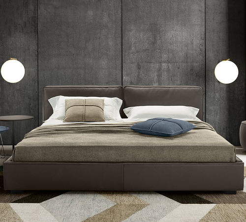 Cama de casal - BOND NIGHT - Gamma Arredamenti International - contemporânea / estofada / com cabeceira estofada