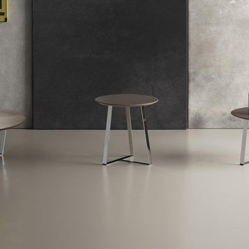 Mesa lateral contemporânea - T50 - Gamma Arredamenti International - em metal pintado / em couro / redonda