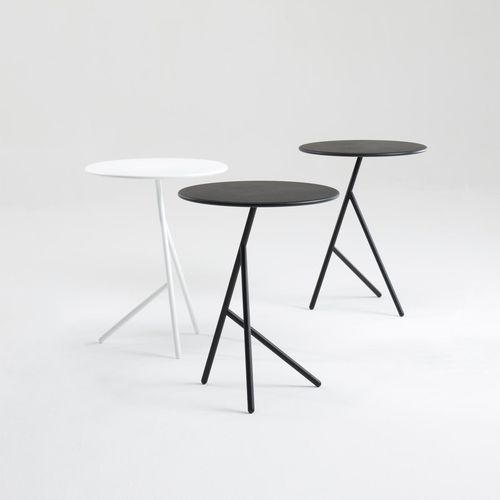 Mesa lateral contemporânea - PENNY - + HALLE - em aço revestido a pó / com base em aço termolacado / redonda
