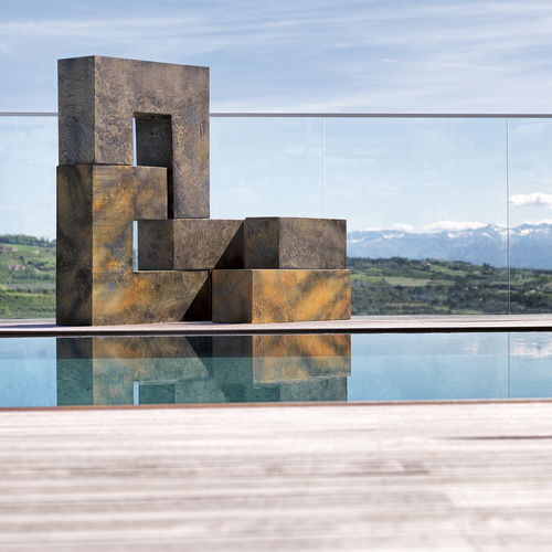 Escultura em poliuretano - UNTITLED - Gufram - para ambiente externo / marrom / dourada