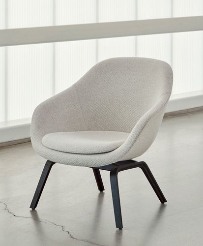 Poltrona contemporânea - AAL83 - Hay a/s - em tecido / em madeira / cinza