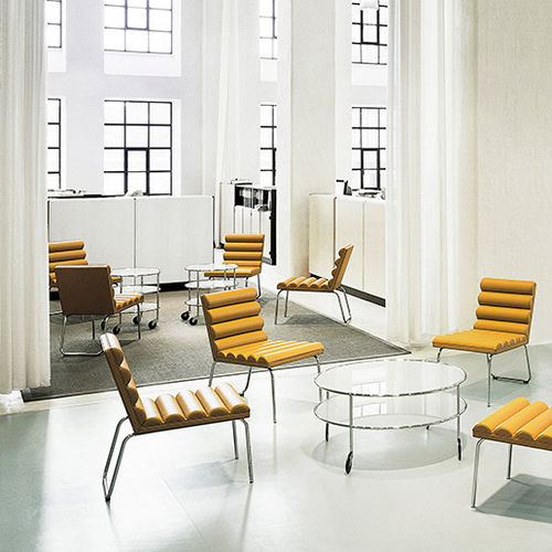 Poltrona baixa contemporânea - CHICAGO - Lammhults Möbel AB - em tecido / em couro / em aço cromado