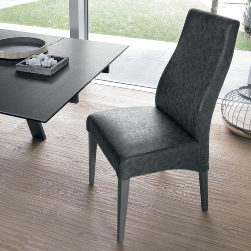 Cadeira de sala de jantar contemporânea - GINEVRA - Target Point - para ambiente interno / em tecido / com base em madeira laqueada