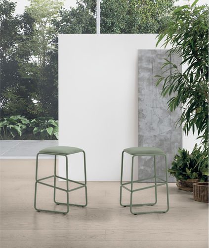Banqueta alta contemporânea - RUBIK - Target Point - em tecido / com base em metal pintado / com base tipo trenó