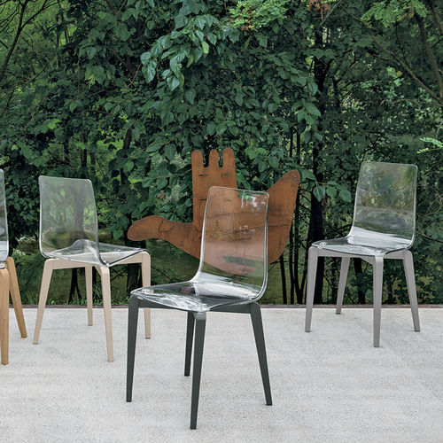 Cadeira contemporânea - BERLINO - Target Point - para ambiente interno / em policarbonato / com base em madeira laqueada