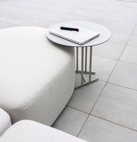Mesa lateral contemporânea - BELT - Varaschin - em mármore / em HPL / em cerâmica