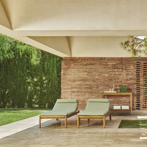 Espreguiçadeira contemporânea - BARCODE  - Varaschin - em tecido / em teca / de jardim