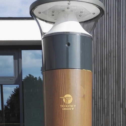 Poste balizador de iluminação para espaços públicos - BORNES BOIS - Valmont France - contemporâneo / em aço / em madeira