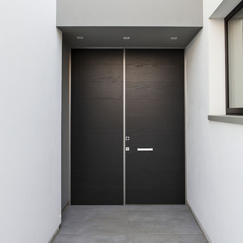 Porta de entrada - TEKNO - Oikos Venezia - em madeira / em vidro / metálica