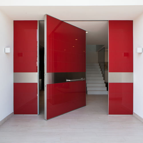 Porta de entrada - SYNUA - Oikos Venezia - em vidro / pivotante / contemporânea