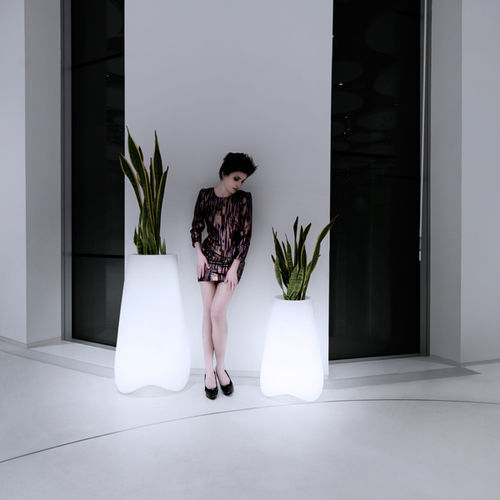 Vaso de jardim em polietileno - PAL - VONDOM - redondo / com iluminação / da linha residencial