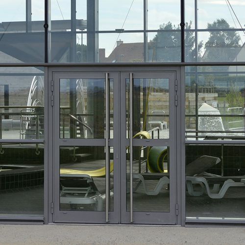Porta de entrada - COMÈTE® 50 CLAMER - INSTALLUX - em alumínio / de abrir / com vidro