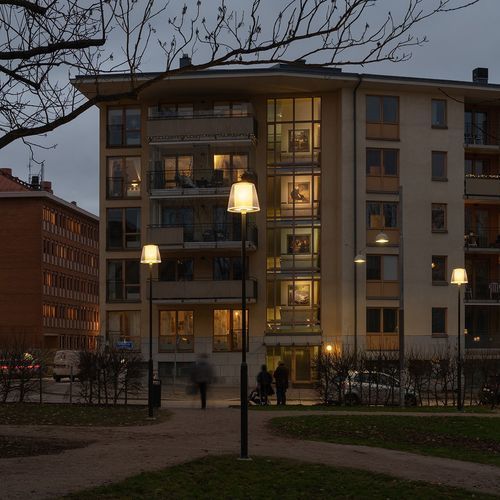 Poste de iluminação pública - BRASS - ZERO - contemporâneo / em acrílico / em latão