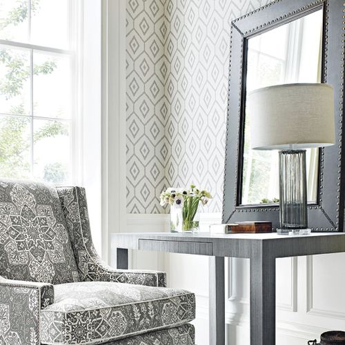 Papel de parede contemporâneo - BARI IKAT - Thibaut - com padrão geométrico / branco / lavável