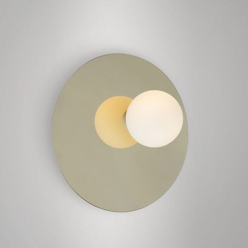 Arandela contemporânea - DISC & SPHERE ASYMMETRICAL - Atelier Areti - para ambiente interno / em latão polido / em vidro