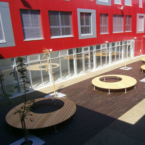 Banco para espaço público contemporâneo - CROATIA - Euroform K. Winkler GmbH - em madeira / sem encosto / sem braços