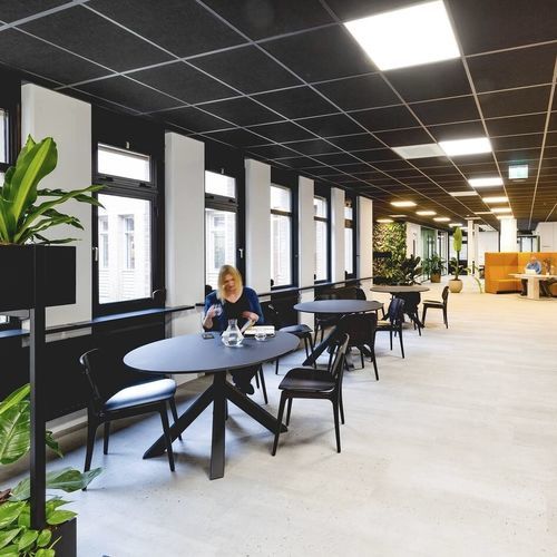 Mesa moderna - DUKDALF - Ahrend - em aço / em aglomerado / com base metálica