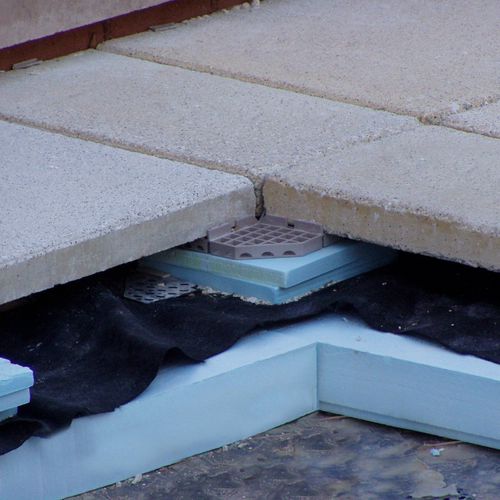 Piso elevado em concreto - Nitterhouse - de alta resistência / drenante / para ambiente externo
