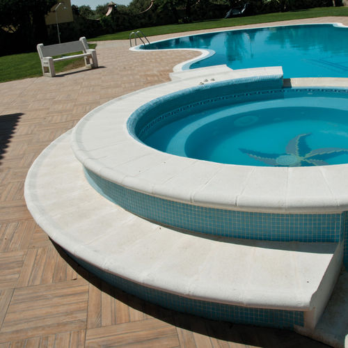 Borda de piscina em concreto - JAVEA - Verniprens