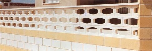 Guarda-corpo em concreto - OVAL - Verniprens - em painéis / para ambiente externo / para sacada