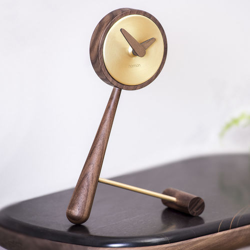 Relógio contemporâneo - MINI PUNTERO - NOMON - de mesa / analógico / em nogueira