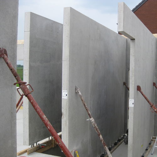 Parede em concreto armado - Alpha Béton - com painéis modulares / pré-fabricada