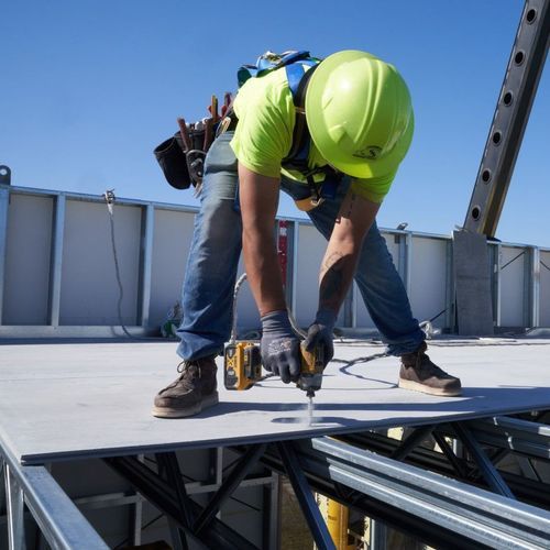 Telhado plano - STRUCTO-CRETE® - USG - efeito de metal / térmico