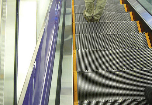 Corrimão em termoplástico - COLOURRAIL™ - EHC Global - revestido de poliuretano / para escada rolante