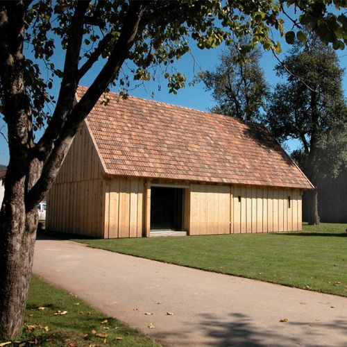 Construção pré-fabricada - ŠKARBEC - Riko Hiše - em madeira maciça / para eventos / contemporânea