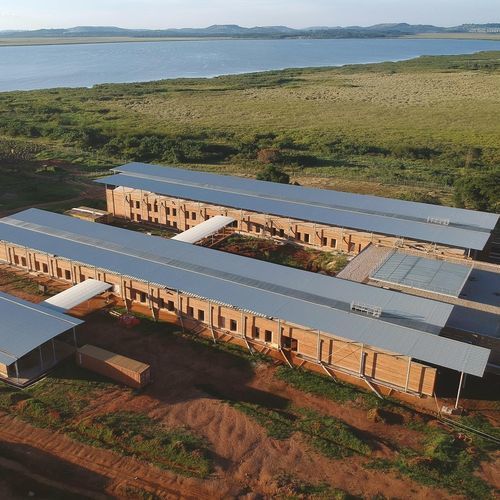 Telhado inclinado - CHILDREN’S SURGICAL HOSPITAL - ZINTEK - plano / em zinco-titânio / efeito de metal