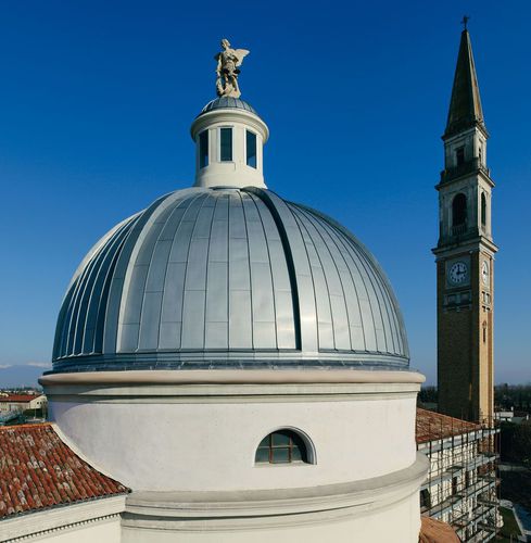 Telhado curvo - SAN MICHELE ARCANGELO CHURCH - ZINTEK - em zinco-titânio / efeito de metal / zipado