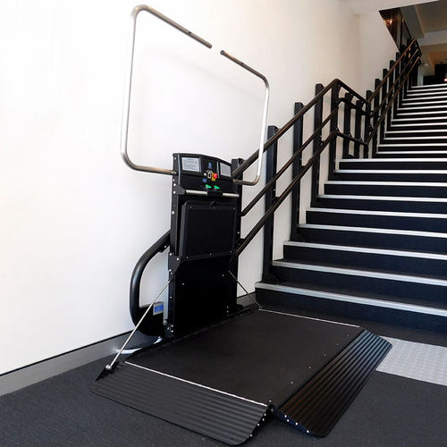 Plataforma elevatória para escadas para pessoas com mobilidade reduzida - ARTIRA - Garaventa Lift - para edifício de uso público / da linha residencial / inclinada