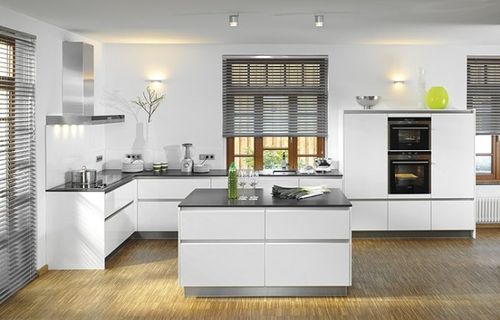 Cozinha contemporânea - X-CRISTAL  - Brigitte Küchen - H. Frickemeier Möbelwerk GmbH - em madeira / com ilha / sem puxadores