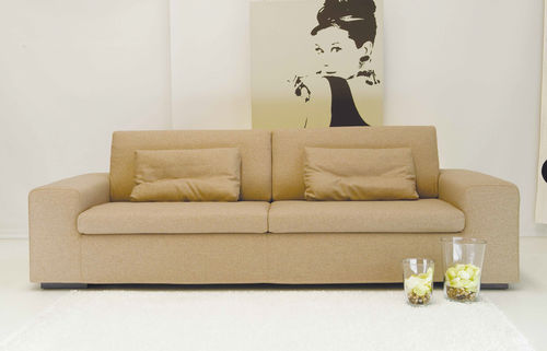 Sofá clássico - PREMIER - APULIA HOME DECOR - em tecido / bege / de 3 lugares