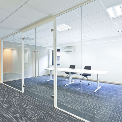 Divisória desmontável - Quartz Single - Apton Partitioning Limited - com vidro / em alumínio / da linha comercial