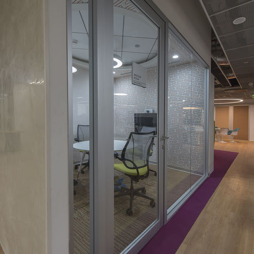 Porta interna - Stile - Apton Partitioning Limited - em alumínio / de abrir / de correr