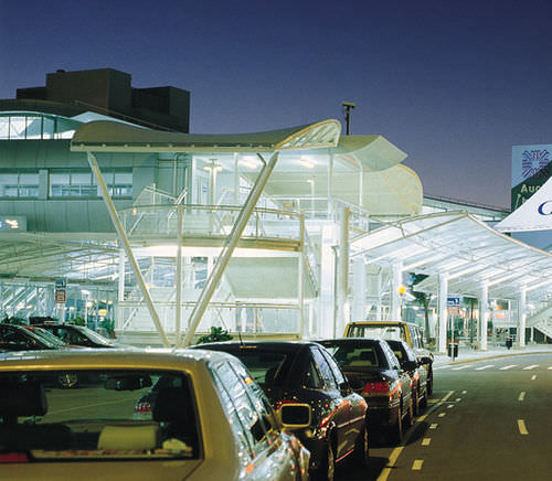 Membrana arquitetônica em poliéster - AUKLAND INTERNATIONAL AIRPORT - Shelter-Rite - em fluoropolímero / em PVC / para estrutura tensionada