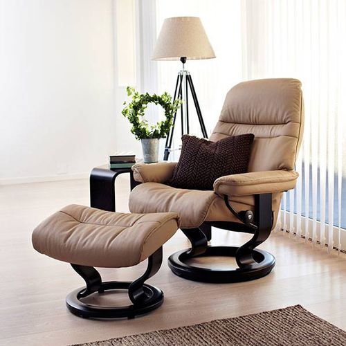 Poltrona contemporânea - SUNRISE - Ekornes - em couro / em tecido / com apoio para pés