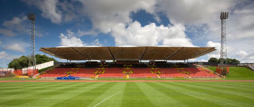 Estrutura tensionada com estrutura metálica - GATESHEAD - Fabric Architecture - para cobertura / com membrana em PVC / para estádio