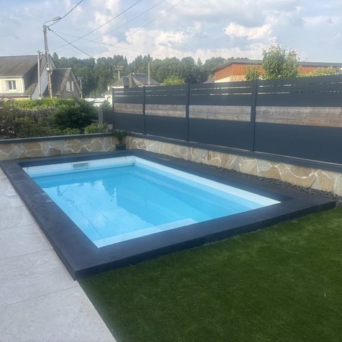 Borda de piscina em concreto - LIBRA - ROUVIERE - de canto