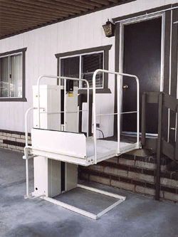 Plataforma elevadora para pessoas com mobilidade reduzida - WHEELCHAIR - Handi-Ramp - para edifício / para uso profissional / para ambiente interno