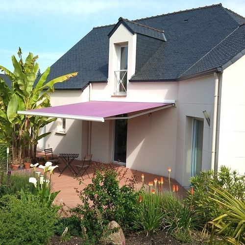 Toldo reto com box - CALYSTA - SOLISO EUROPE - motorizado / para pátio / cor personalizável