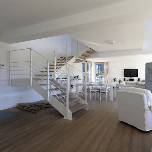 Escada em U - Interbau - com degraus em madeira / com estrutura metálica / contemporânea