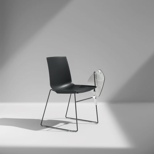 Cadeira contemporânea - AIRA EDUCATIONAL - Aresline - para ambiente interno / em cetim / em faia