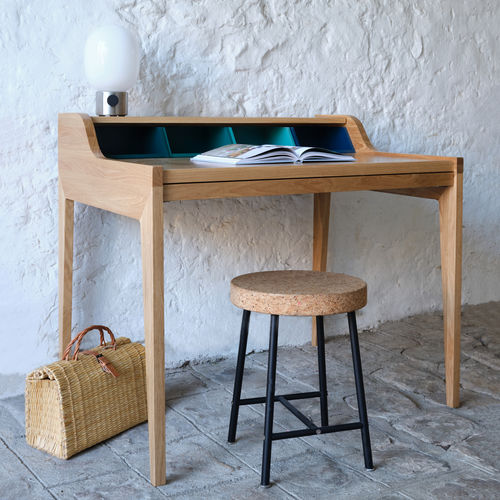 Escrivaninha de estilo escandinavo - REMIX  - Hans Hansen Furniture - em carvalho / em MDF / com compartimento de arrumação