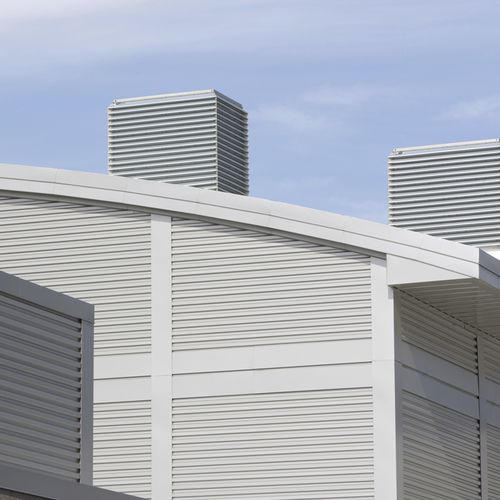 Revestimento de fachada em painéis - CASCADE™ : CC-260 - Centria Architectural Systems - em aço galvanizado / nervurado