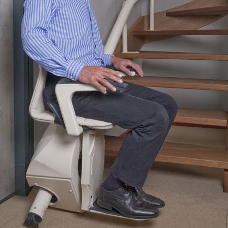 Cadeira elevatória para escadas para ambiente interno - VAN GOGH - Handicare Stairlifts BV - giratória