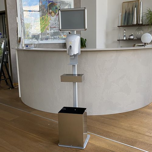 Dispenser de álcool em gel de piso - 1605076 - STUDIO T - com dispenser para luvas / com lixeira integrada / em aço