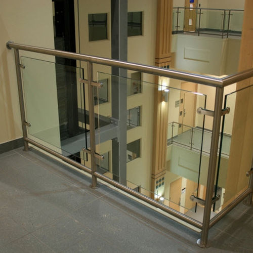 Guarda-corpo em aço inoxidável - CRISTAL 1201 - BATTIG DESIGN - com painéis de vidro / para ambiente interno / para sacada